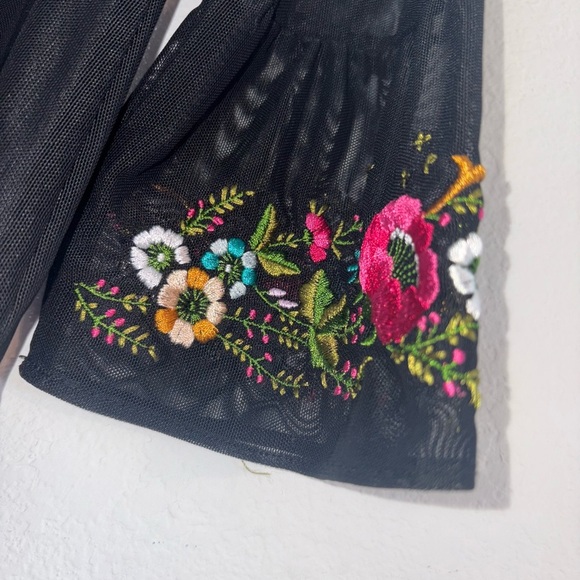 Express Embroidered Mesh Flutter Sleeve Blouse - Picture 9 of 10